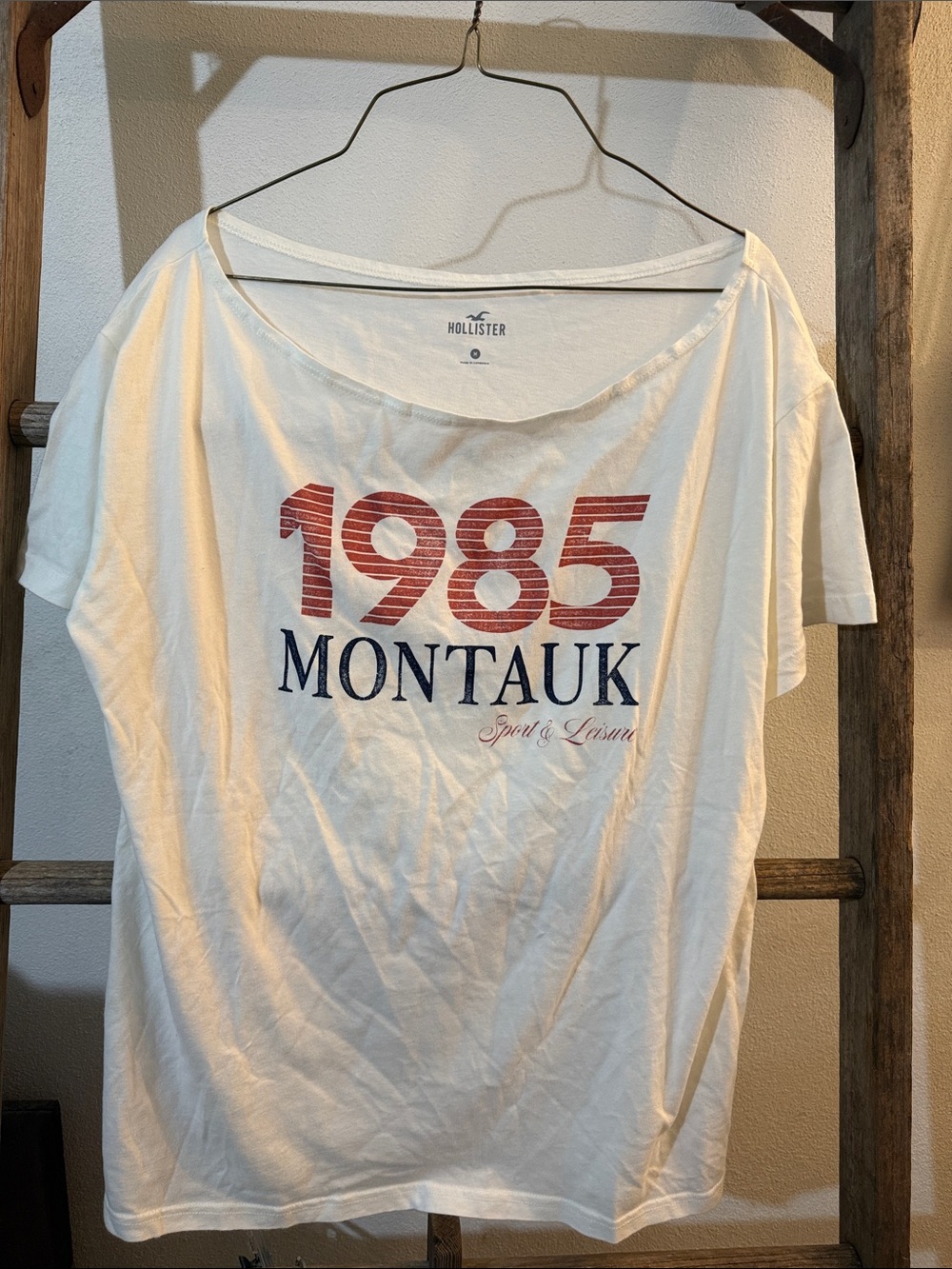 Hollister White Graphic Tee with Red & Navy 1985 Montauk